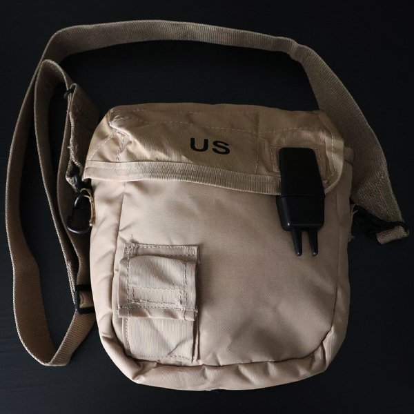 画像2: DEAD STOCK  / U.S Army 2QT Water Canteen Cover Bag （ 米軍 2QT ウォーター キャンティーンカバー バッグ  / コヨーテ）