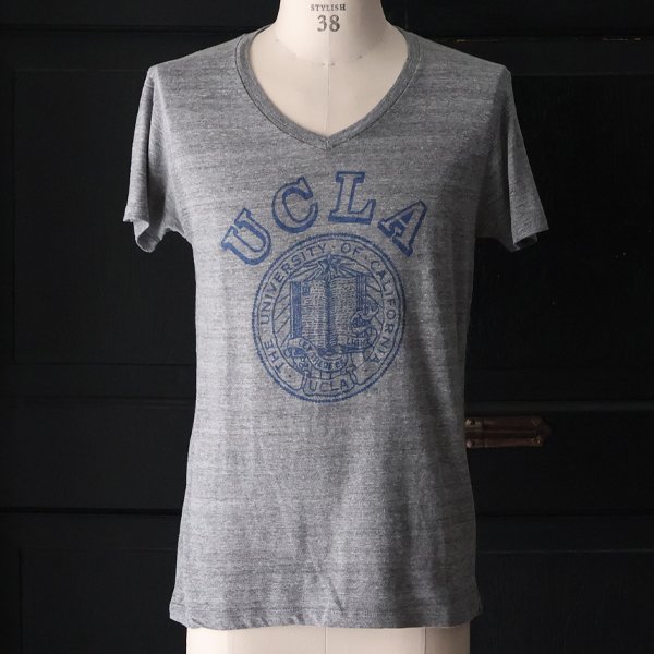 画像2: 【RE PRICE / 価格改定】 UCLA"UCLA"大学ロゴ三素材混カレッジプリント半袖VネックTシャツ / Audience