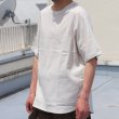 画像3: 綿麻 ワッシャーツイル サドルショルダー ハーフスリーブ 胸ポケ付き フハクTシャツ【MADE IN JAPAN】『日本製』/ Upscape Audience (3)