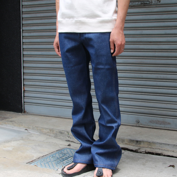 BOOT CUT SLIM FIT