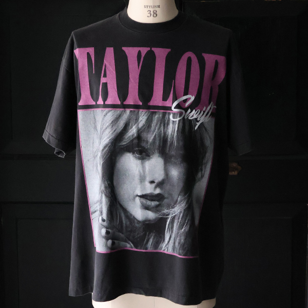 TAYLOR SWIFT THE ERAS TOUR AT SINGAPORE 2024 S/S TEE（テイラー 